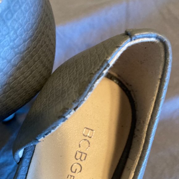 BCBG Generations Low Heel Pump (7N) - Picture 6 of 6